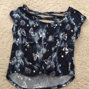 Womens no boundaries shirt